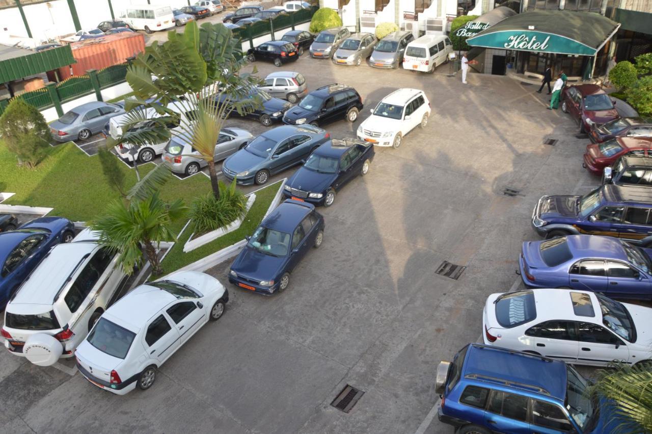 Hotel Vallee Des Princes Douala Buitenkant foto