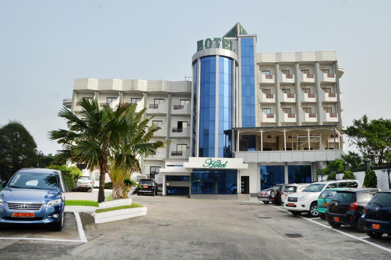 Hotel Vallee Des Princes Douala Buitenkant foto