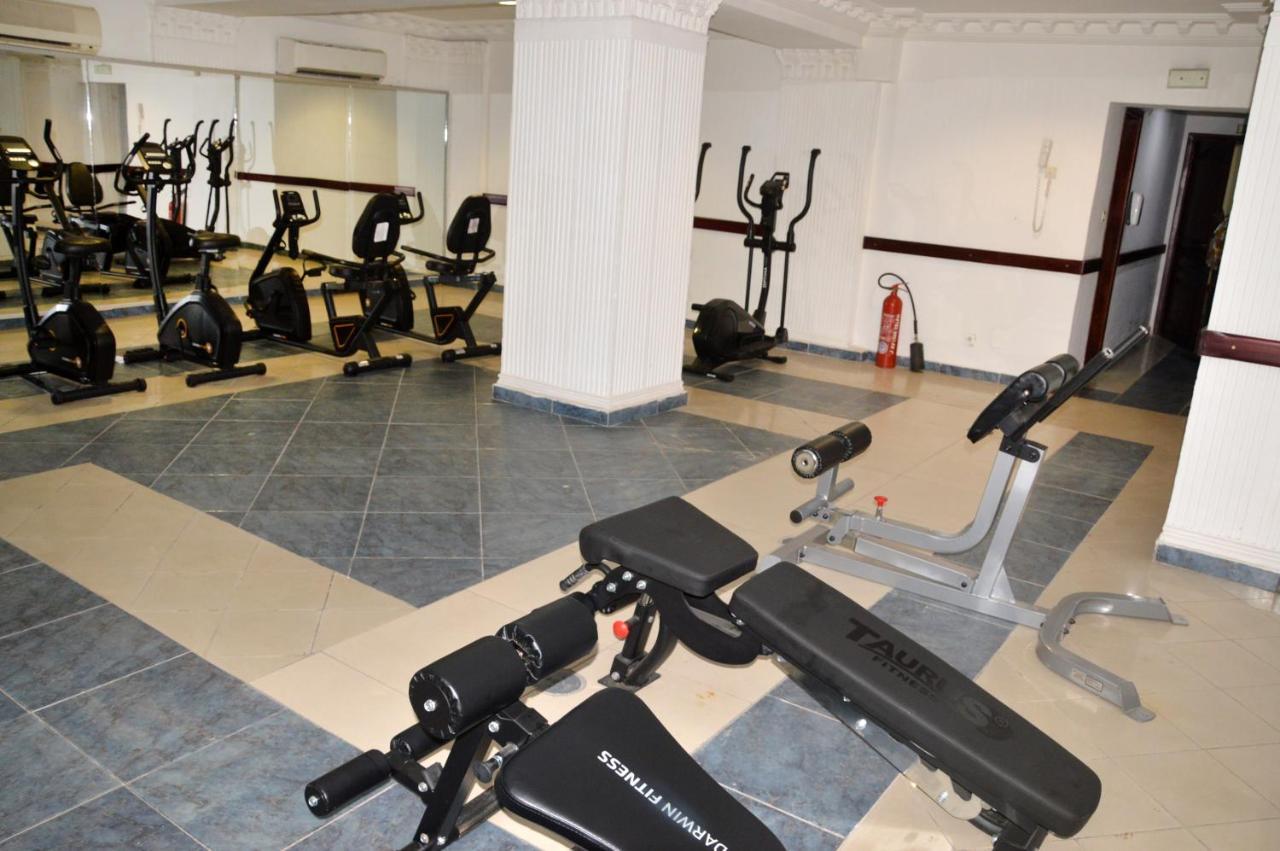 Hotel Vallee Des Princes Douala Buitenkant foto